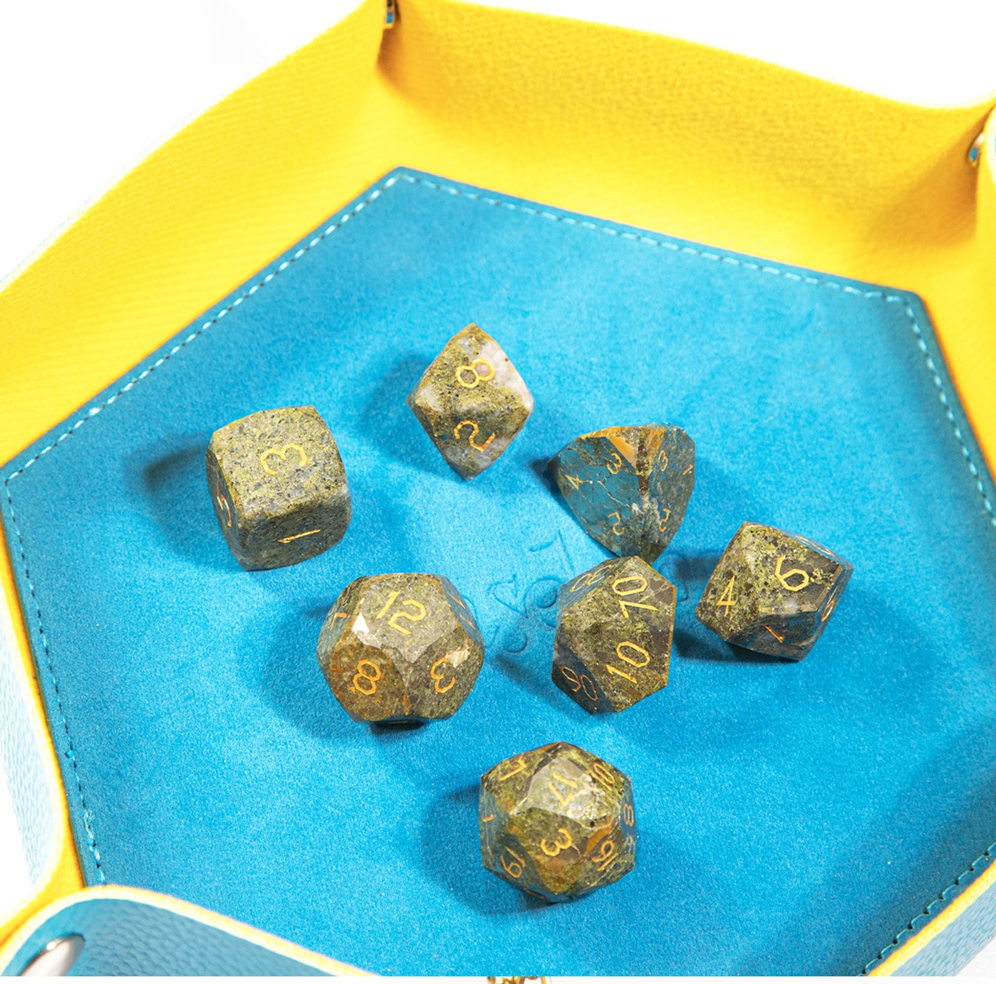 Green Goldstone Diamond-Cut 7-Piece Dice Set
