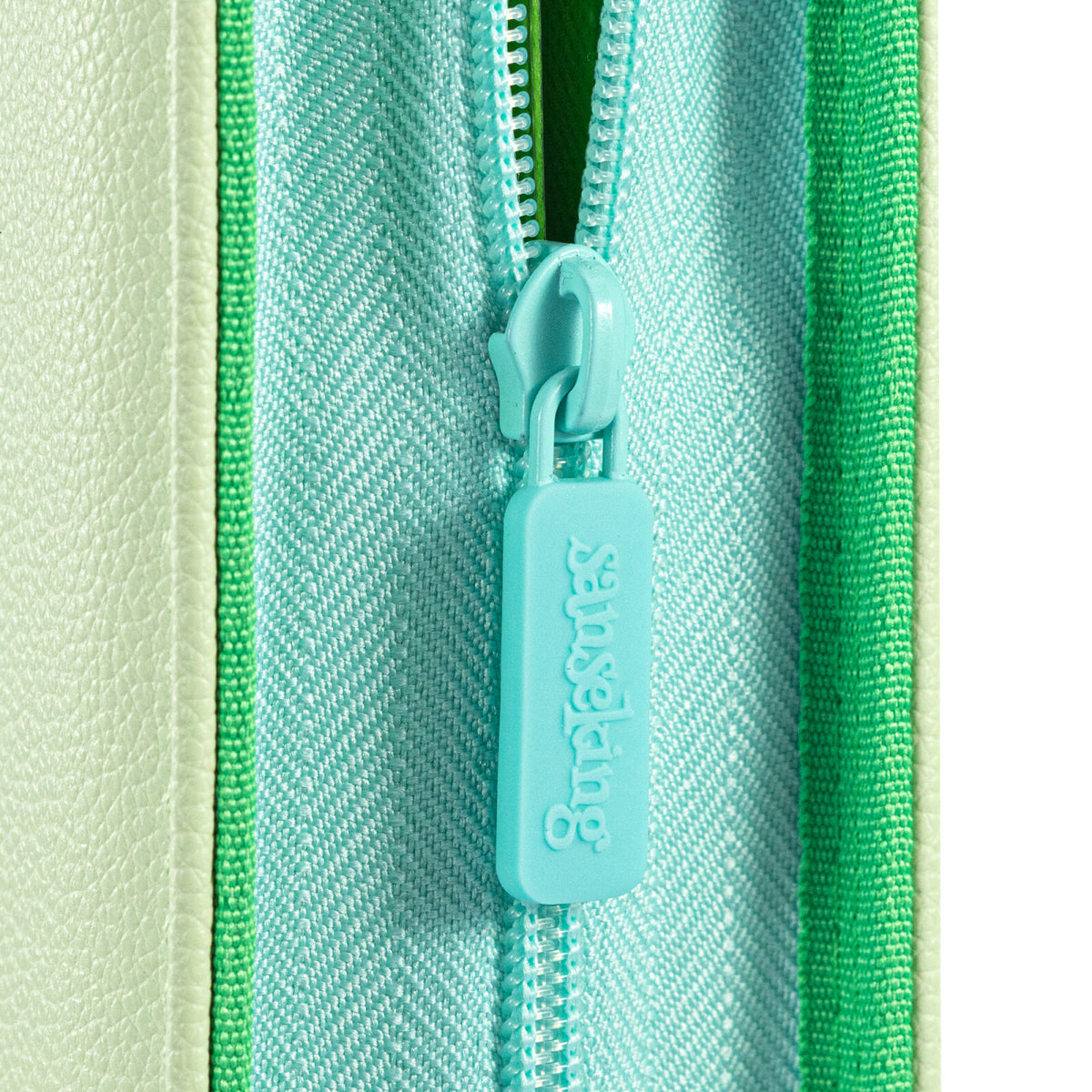 AXIS-06 4/9/12-Pocket Green Trading Card Binder