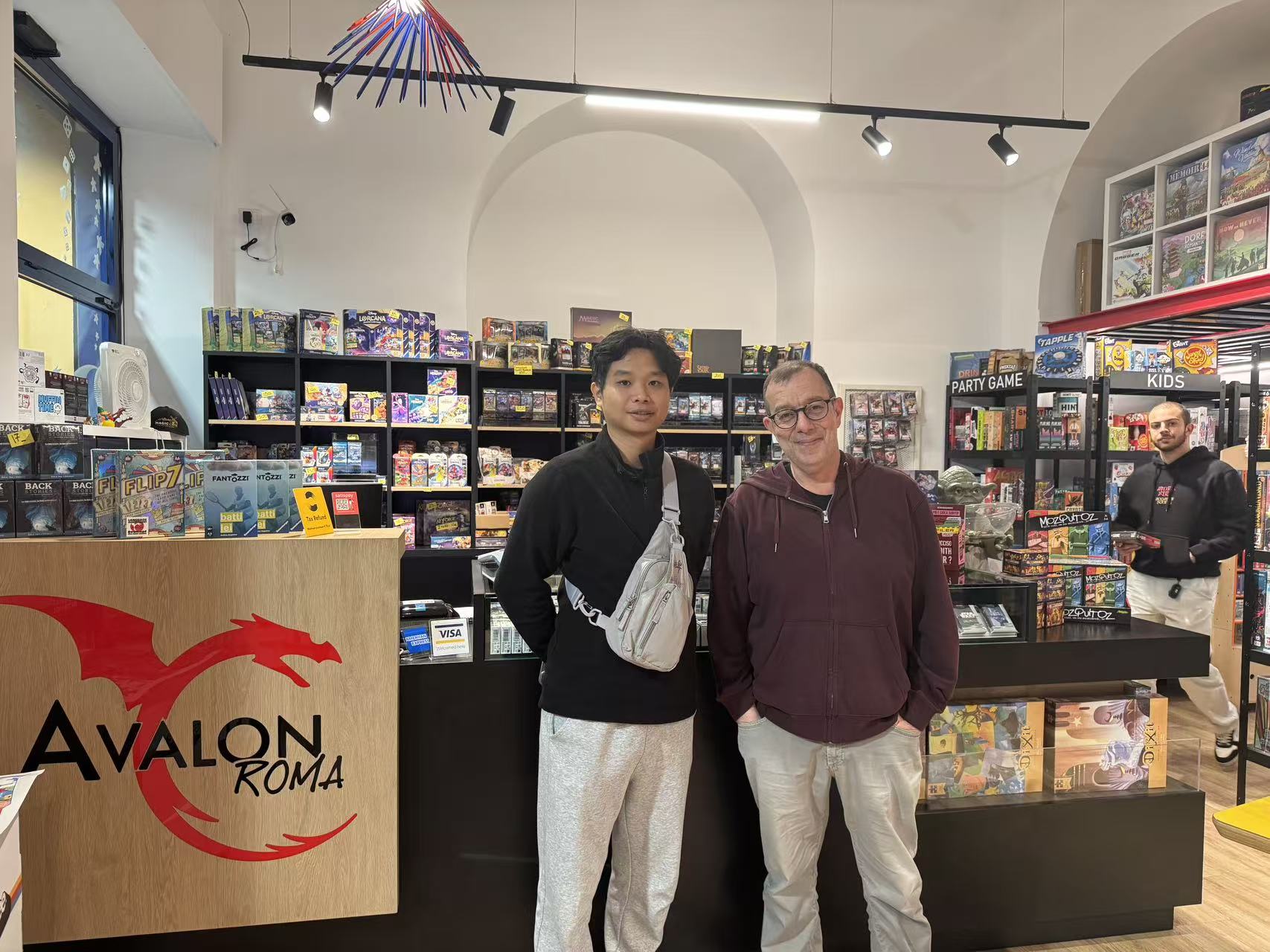SANSEKING visiting a retail partner